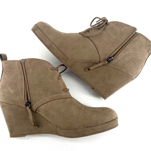 DV Dolce Size 9 Wedge Ankle Boots Booties Tan Taupe Side Zip Tie-up Faux Suede - Picture 6 of 11